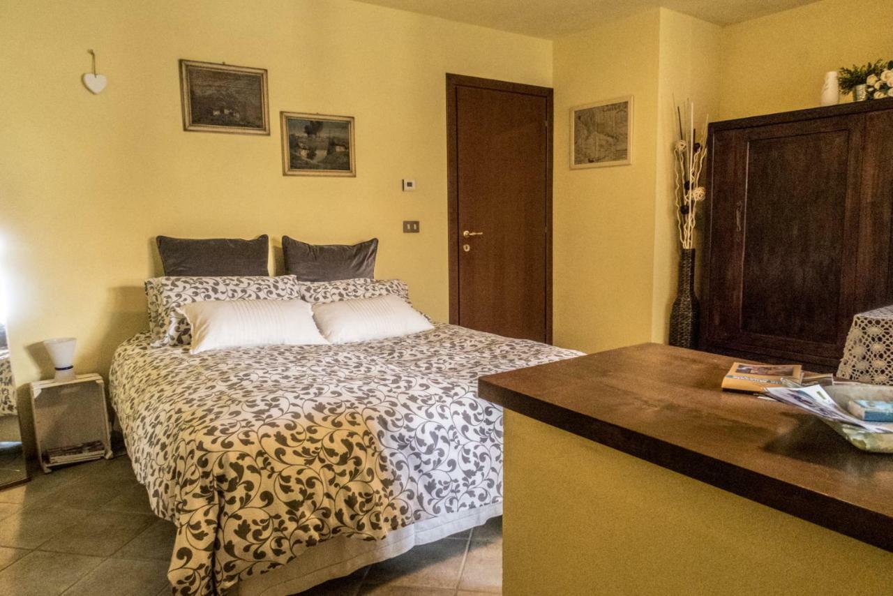 B&B Il Mirtillo Moncrivello Luaran gambar
